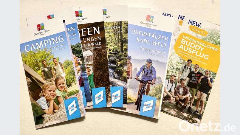 Die Tourismus-Fachleute des Landkreises haben heuer ungefähr das Doppelte in Werbung investiert. Dabei entstand eine Vielzahl von Broschüren, die auch für Einheimische interessant sind. Bild: Eichl