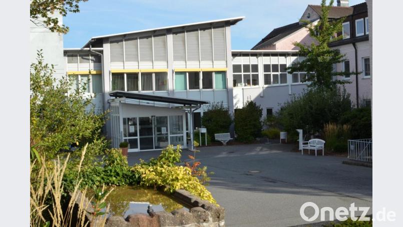 Die Fachklinik für Geriatrische Rehabilitation in Erbendorf hat 80 Betten auf drei Stationen. Bild: Benkhardt