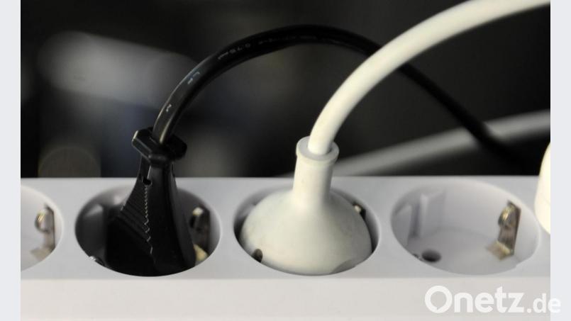 Plötzlich kommt kein Strom mehr aus dem Kabel. Die Amberger Polizei hat kurzerhand einem Stromdieb den Saft abgedreht. Bild: Tobias Hase/dpa