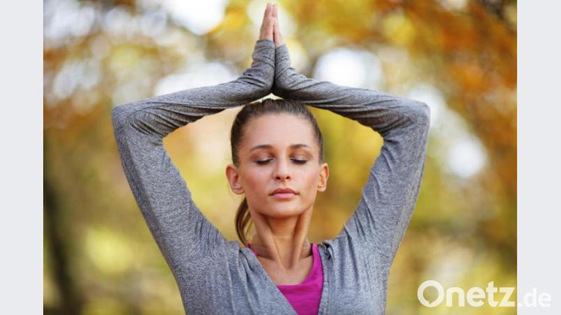 Yoga hilft dabei, sich ganz auf das Hier und Jetzt zu konzentrieren. Bild: Peter Atkins - stock.adobe.com