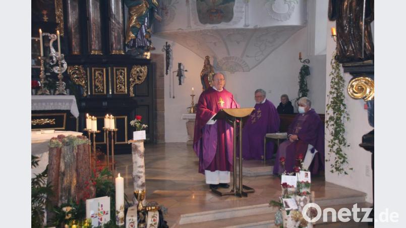 Dr. Josef Ammer wirft einen Blick zurück auf das Leben von Heribert Schmitt und würdigt seine Leistungen. Bild: sne