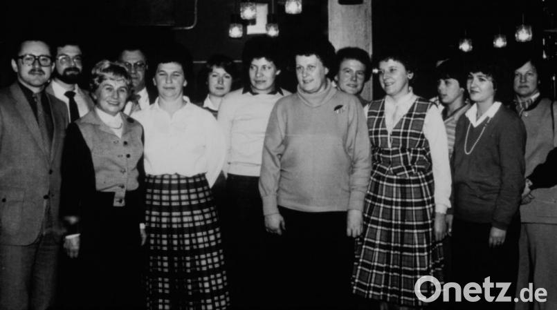 Die damalige FU-Kreisvorsitzende Stefani Ulbrich (Dritte von links) und Vertreter des CSU-Ortsverbandes waren die Paten bei der Gründung der Grafenwöhrer Frauen-Union am 13. November 1980. Erste Vorsitzende wurde Hildegard Öttl (Sechste von rechts). Bild: exb