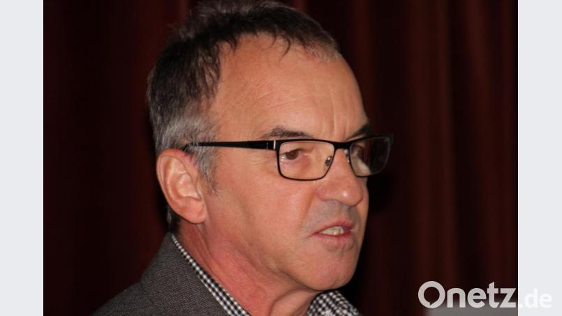 Walter Huber von der Breitbandberatung Bayern stellte die Gigabit-Richtlinie des Freistaats vor. Bild: kro