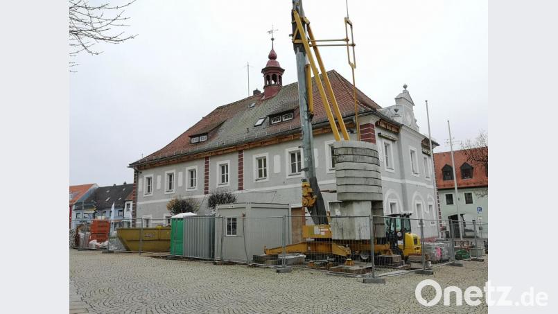 Zu den großen Projekten, die von der Stadt Mitterteich im Antrag auf den Erhalt von Stabilisierungshilfen herausgestellt wurden, zählt auch die Sanierung des Historischen Rathauses. Bild: lnz