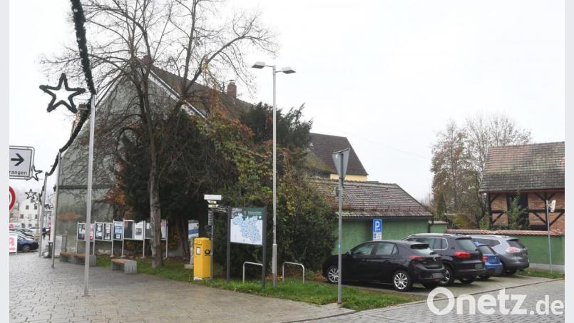 Das Trommer-Anwesen am Neustädter Stadtplatz soll nach dem Abriss mit einer Förderung von 1,2 Millionen Euro zu einem markanten Schmuckstück der Innenstadt werden. Bild: Gabi Schönberger