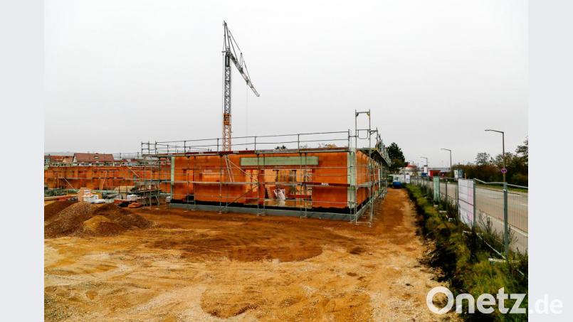 Die Rohbauarbeiten am künftigen Haus für Kinder an der Industriestraße laufen. Bis zur Fertigstellung wird es noch über ein Jahr dauern. Bild: Clemens Hösamer