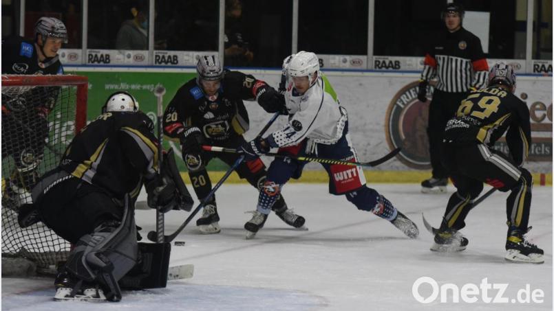 Die Blue Devils Weiden empfangen am Freitagabend den EV Weiden in der Hans-Schröpf-Arena. Bild: gb