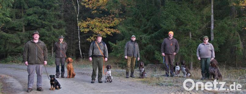 Bernhard Kost, Siegmund Kulzer, Markus Zölch, Ludwig Eckert sowie die Lehrgangsleiter Stefan Riedl und Siegfried Herzog (von links) Bild: Siegfried Herzog/exb