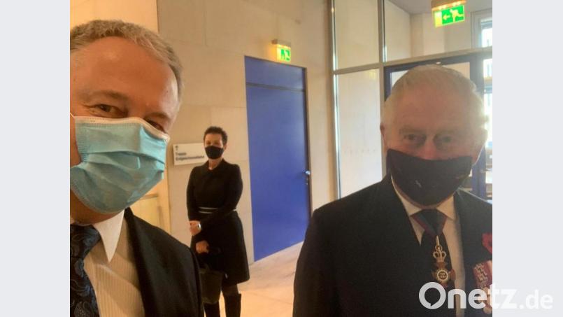 Landrat Richard Reisinger und Prinz Charles (rechts). Bild: Pressestelle des Landratsamtes Amberg-Sulzbach