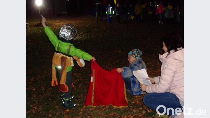 Die Vorschulkinder des Kinderhauses Mobile spielten die Martinslegende nach. Bild: Gemeinde Kulmain/exb