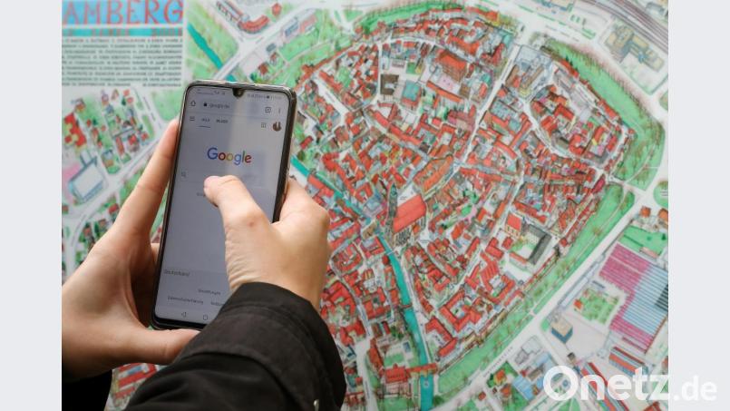 Behördengänge erledigen, einen Parkplatz finden oder eine Busverbindung prüfen: In einer Smart City reicht dafür ein Smartphone. Bild: Wolfgang Steinbacher