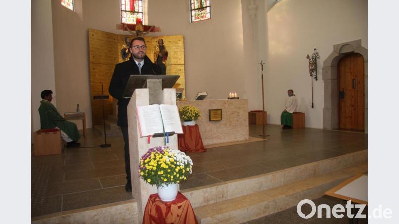 Die Ansprache zum Volkstrauertag hielt Bürgermeister Matthias Grundler in der Pfarrkirche Sankt Pankratius. Bild: wro