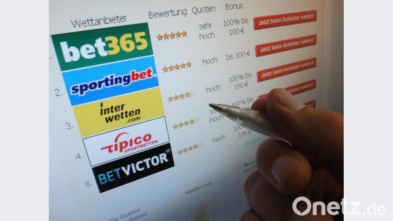 Im Internet tummeln sich unzählige Anbieter von Sportwetten. Für manche Menschen kann dieses Zocken zur Sucht werden. Einen heute 33-Jährigen aus dem Landkreis Schwandorf machte die Abhängigkeit zum Dieb und Einbrecher. Symbolbild: dpa/Marcus Brandt