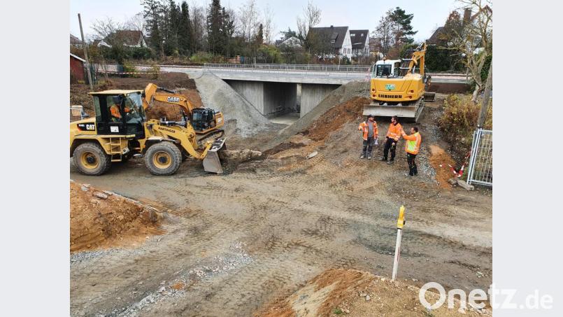 Rund 1,5 Millionen Euro investiert die Bahn in die Erneuerung des Überführungsbauwerkes im Fohlenweg. Die ursprüngliche Brücke stammt aus dem Jahr 1909. Bild: Josef Wieder