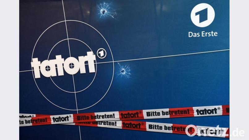Auf einer Fotorückwand sind das Logo der ARD-Fernsehreihe "Tatort" zu sehen. Foto: Tobias Hase/picture alliance/dpa/Archivbild Bild: Tobias Hase