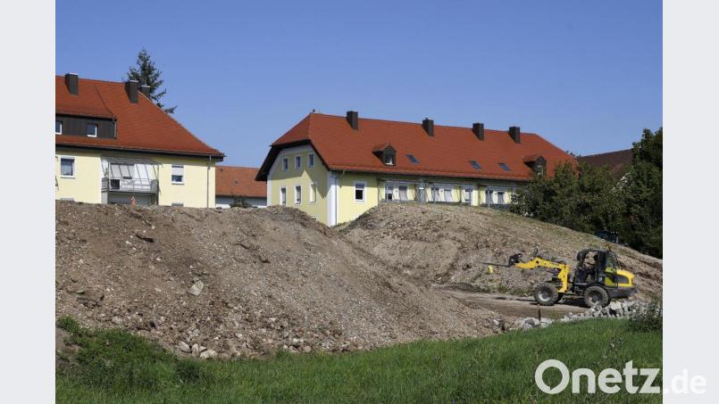 Erdaushub, wie er beim Haus- und Straßenbau anfällt, ist kompliziert zu entsorgen. Daher tut sich der Landkreis Neustadt/WN bislang auch schwer, eine eigene Deponie zu errichten. Archivbild: Petra Hartl