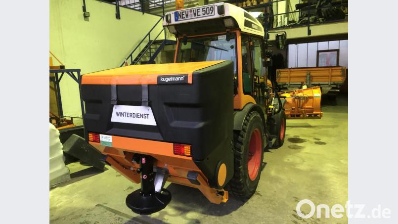 Die Stadt Windischeschenbach ist für den Winter gerüstet. Sie hat einen Keilpflug angeschafft, der auch an Engstellen eingesetzt werden kann Bild: exb/Bauhof Windischeschenbach