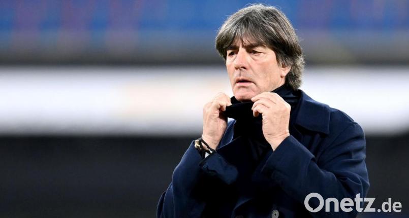Joachim Löw steht nach dem 0:6-Debakel gegen Spanien schwer unter Beschuss. Bild: Robert Michael/dpa