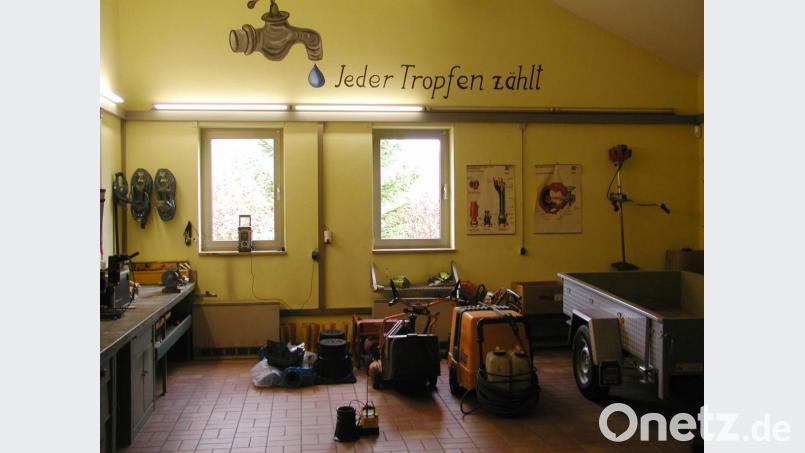 "Jeder TRopfen zählt". Dahinter stehen auch die Beschäftigen und haben sich den Grundsatz nicht nur auf die Fahnen, sondern auch auf Fahrzeuge und Wand in der Werkstatt geschrieben. Bild: ld