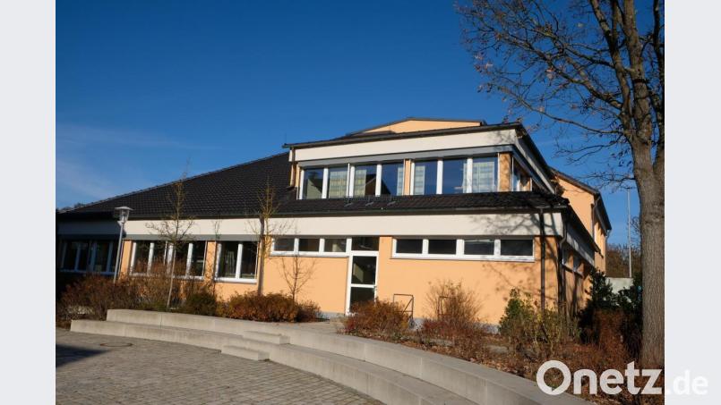 Die großzügige Förderung aus Dorferneuerungsmitteln nutzend, investiert das Klosterdorf über eine Million Euro in die Innensanierung des Gemeindezentrums. Bereits vor einigen Jahren sanierte die Gemeinde mit Hilfe des staatlichen Energiesparprogrammes die Fassade. Bild: do
