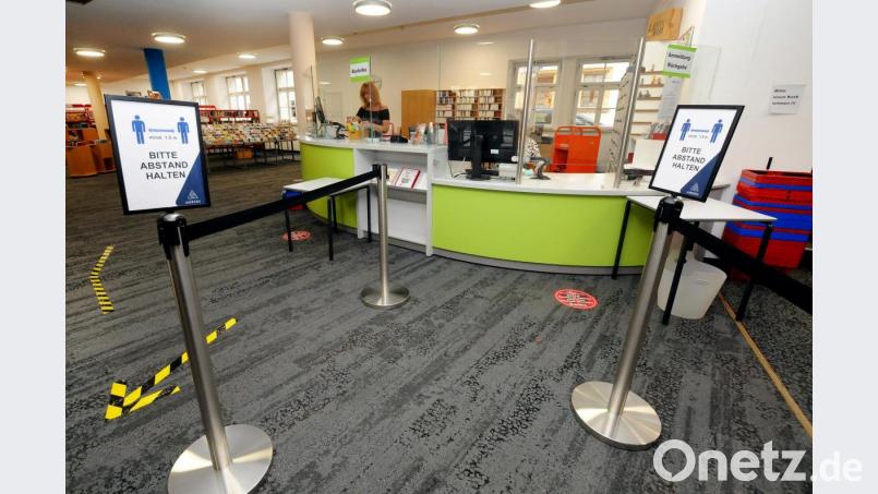 Seit Beginn der Pandemie sind Ausleihe und Rückgabe in der Stadtbibliothek voneinander getrennt. Bild: Stephan Huber