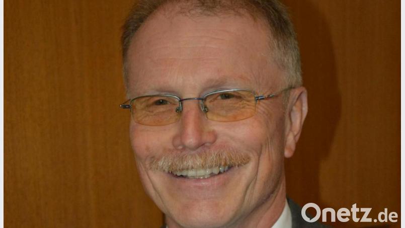 Bürgermeister Max Bindl informierte im Marktrat über die Radon-Belastung in gemeindlichen Liegenschaften. Bild: jr