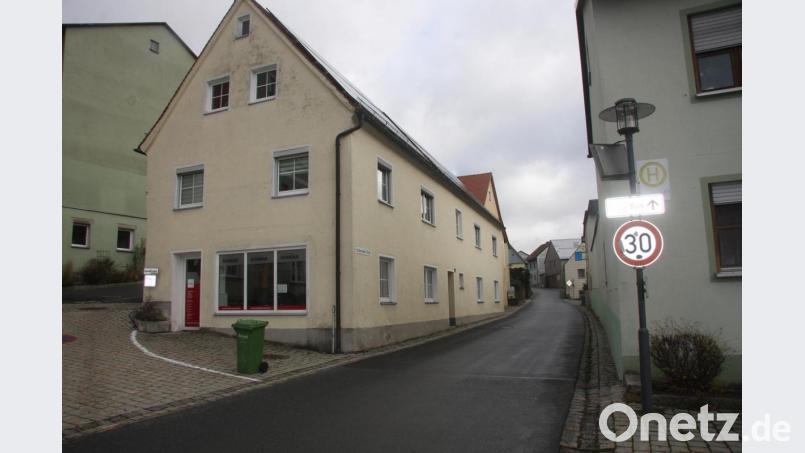 Auf der Tirschenreuther Straße ist Tempo 30 vorgeschrieben. Wie in der Gemeinderatssitzung bekannt wurde, halten sich daran aber nicht alle Verkehrsteilnehmer. Bild: wro