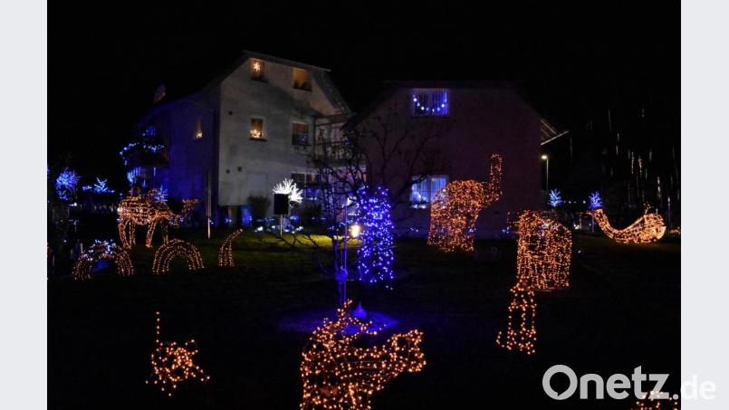 Auch im Advent 2020 wird es ein Lichtermeer in Hütten geben. Archivbild: rgr