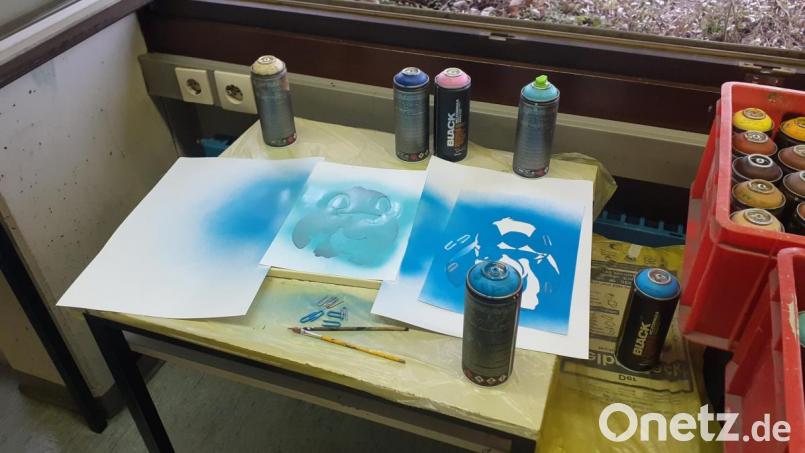 : Das Kunstwerk entsteht in mehreren farbigen Schichten. Bild: Julia Heigl