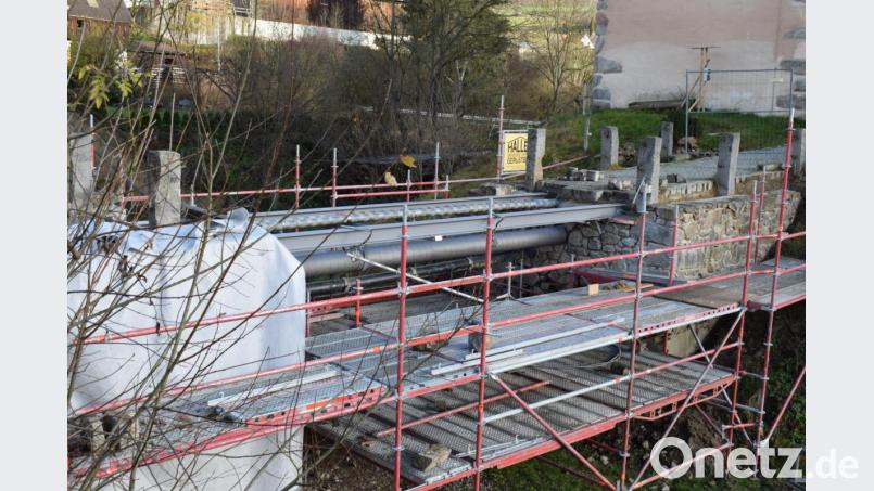 Der Freistaat Bayern investiert in die Burg Trausnitz. Unter anderem wird die Brücke über den Burggraben erneuert. Bild: bnr