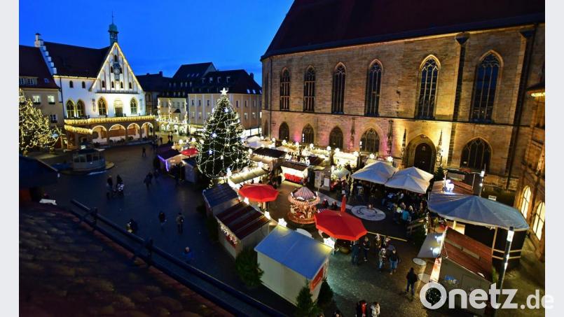 So wird es in diesem Jahr auf dem Marktplatz in Amberg nicht aussehen. Einen klassischen Weihnachtsmarkt wird es nicht geben. Archivbild: Petra Hartl