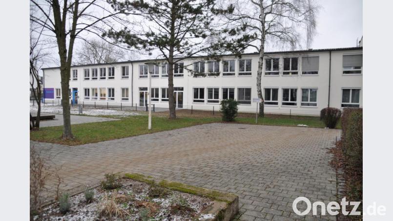 Drei Klassen der Werner-Porsch-Schule, die im Obergeschoss untergebracht sind, befinden sich derzeit in Quarantäne. Bild: ak