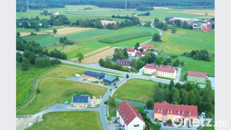 Am östlichen Ortsende Richtung Grenzübergang plant ein Investor für die benachbarte Grenzpolizei an der Einmündung der Johann-Schmidt-Straße den Neubau einer Verwahrhalle. Bild: fjo
