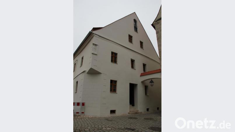 Das neue Pfarrhaus von St. Martin auf dem zukünftigen Pfarrer-Meiler-Platz 1 präsentiert sich außen und innen nach den gelungenen Baumaßnahmen als wahres Schmuckstück. Bild: ads