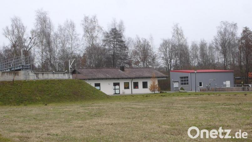 Eine Zusammenlegung der Kläranlage Freihung (Bild) mit der von Großschönbrunn hält der Marktgemeinderat für die wirtschaftlichere Variante gegenüber einem 1,1 Millionen teuren Neubau in dem Gemeindeteil. Der Ausbau in Freihung ist auf 4300 Einwohnerwerte ausgelegt. Bild: bk