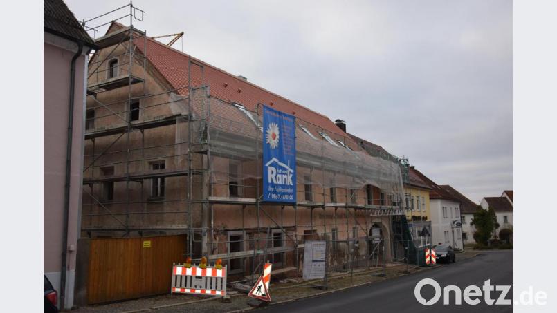 Beim Anwesen Marktplatz 13, das mit Hilfe des Förderprogrammes &quot;Innen statt Außen&quot; umgebaut und saniert wird, kommt es durch verschiedene Umstände zu einer Kostenmehrung von rund 400.000 Euro. Bild: fla