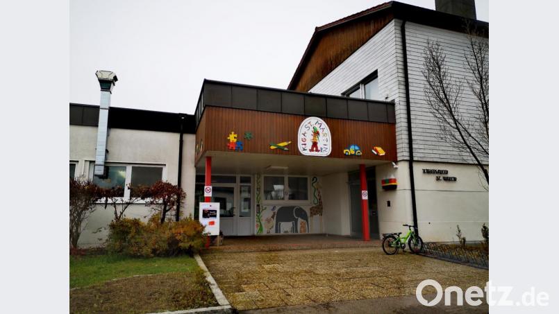 Zwei kirchliche Kindergärten, hier der Kindergarten St. Martin, und ein städtischer Kindergarten reichen in Schwarzenfeld nicht mehr aus. Mittelfristig muss ein weiterer Kindergarten errichtet werden. Ausgearbeitete Pläne dafür gibt es aber noch nicht. Bild: Thomas Dobler