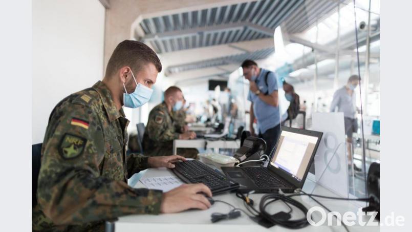 Auch in Bayern müssen Soldaten in denGesundheitsämtern helfen. Bild: Bundeswehr