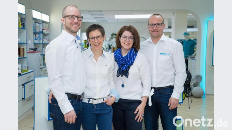 Andreas, Evelyn, Tanja und Christian Betzlbacher (von links) stehen an der Spitze des Reha-Teams, das den Zukunftspreis in der Sparte Handwerk erhielt. Bild: Reha-Team Betzlbacher/exb