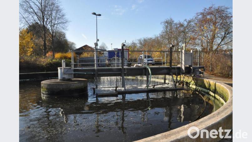 Unter anderem durch die Verkleinerung des geplanten Volumens des Schlammsilos kommt die Modernisierung der Speichersdorfer Kläranlage rund 250 000 Euro billiger. Wie hoch die Baukosten aber am Ende wirklich sind, kann frühestens im kommenden Frühjahr gesagt werden. Bild: ak