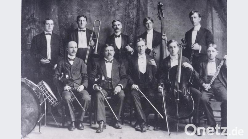 Ein Ensemble der Philadelphia Philharmonie mit Konzertmeister John Biller (sitzend, Zweiter von links). Repro: njn