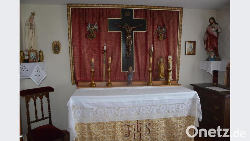 In seiner Wohnung im Resl-Haus hatte Pfarrer Joseph Naber eine eigene Hauskapelle eingerichtet. Auch sie ist noch original erhalten. Bild: jr