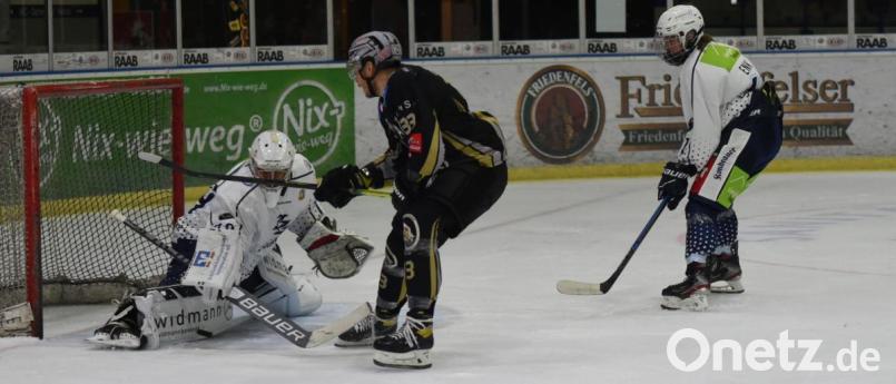 Devils-Goalie Philip Lehr (links) in Aktion. Bild: gb