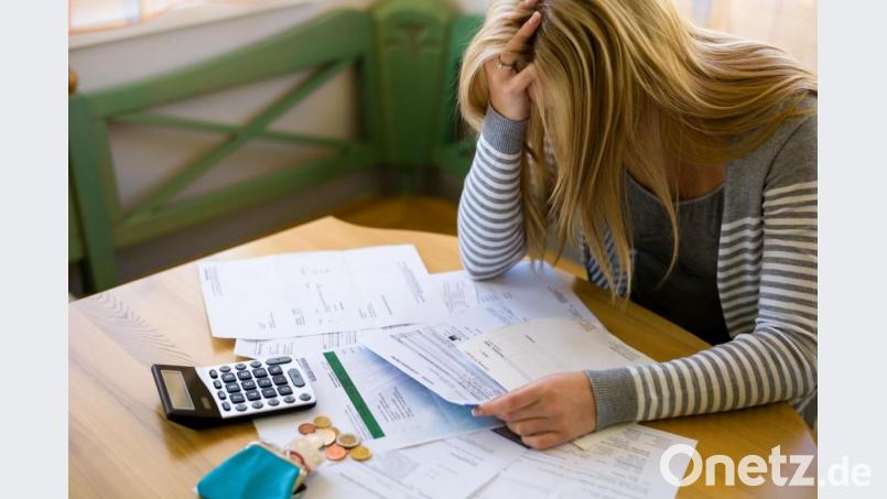 Auch nach der Restschuldbefreiung per Insolvenz ist es oft so, dass die betroffenen Menschen weiterhin Schwierigkeiten haben, mit dem Geld, das ihnen monatlich zur Verfügung steht, umzugehen. Bild: Gina Sanders – stock.adobe.com