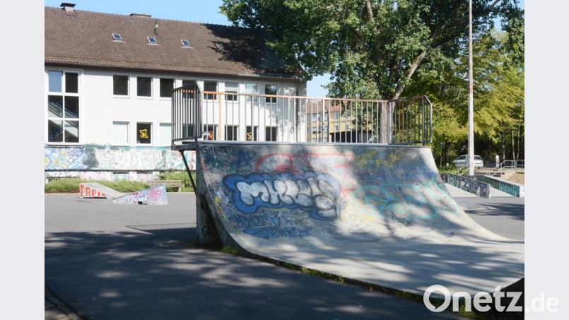 Die Skateanlage am Jugendzentrum ist in die Jahre gekommen. Dem Bauausschuss wurde jetzt ein erster Entwurf für einen Neubau vorgelegt. Bild: Gabi Schönberger