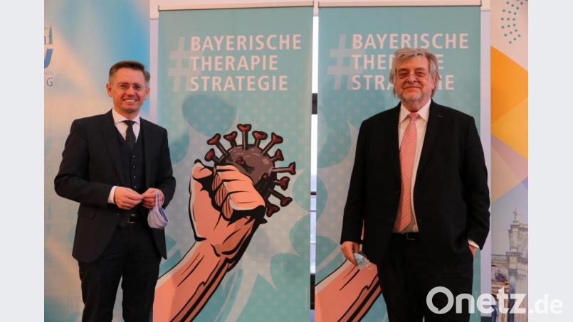 Landtagsabgeordneter Tobias Reiß (von links) und Professor Horst Domdey sind die Initiatoren der &quot;Bayerischen Therapie-Strategie&quot;. Bild: exb