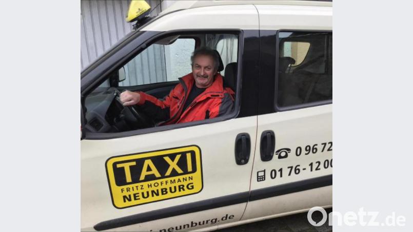 Eine Initiative der Agentur für Arbeit führte zum Erfolg: Johann Elsner freut sich, dass er bei Taxi Hoffmann einen neuen Job gefunden hat. Bild: Fritz Hoffmann