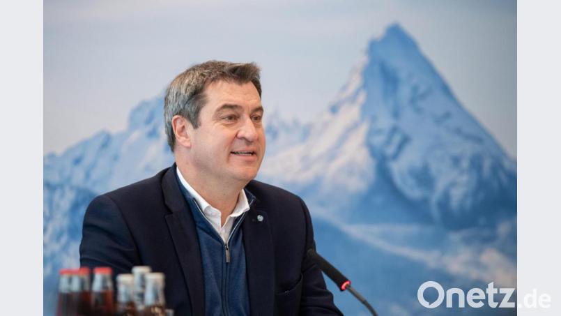 Markus Söder (CSU), Parteivorsitzender und Ministerpräsident von Bayern, eröffnet eine Sitzung des Ministerrats in der Staatskanzlei. Das Kabinett, das per Video-Schalte tagt, befasst sich im Schwerpunkt mit den Folgen der Corona-Pandemie. Bild: Matthias Balk/dpa