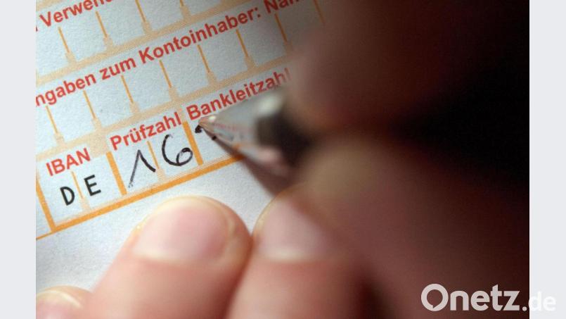 In Amberg sollte schon wieder ein Verein mittels eines Überweisungsträgers um Geld betrogen werden. Bild: Marijan Murat/dpa
