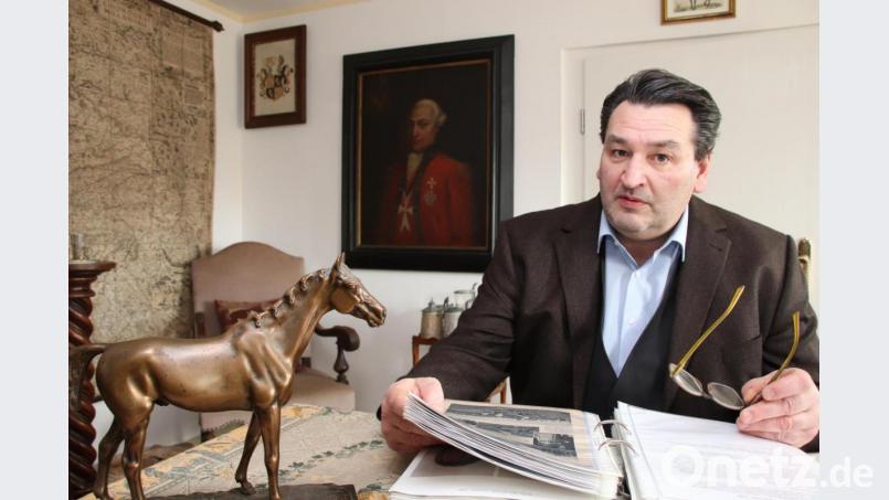Martin Irl betreibt sein privates Holnstein-Archiv seit 1985 mit großem Einsatz und Spürsinn für historische Artefakte. Bild: Thomas Dobler